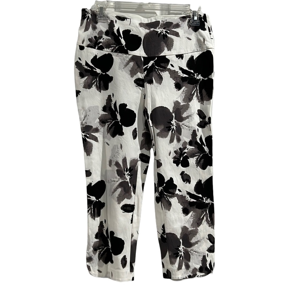 Soft Surroundings capris. Size PM. I am 5'4.  Amazing comfortable!